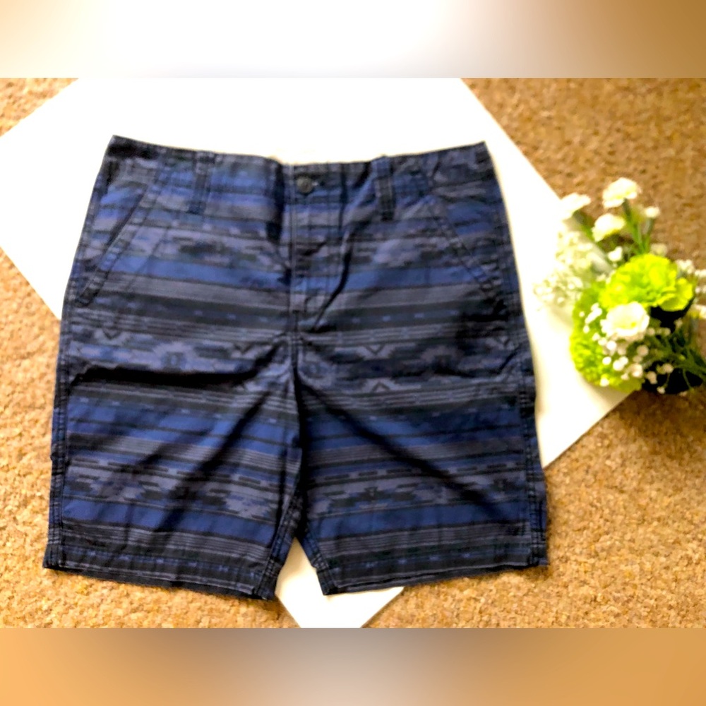 Roebuck & Co Men’s Blue Striped Chino Shorts